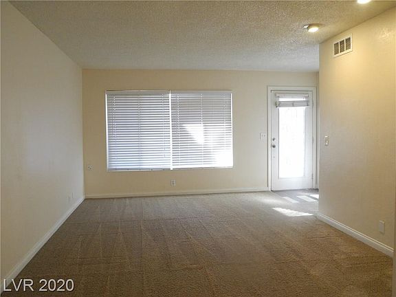 5th image of 7320 Clearwater Cir