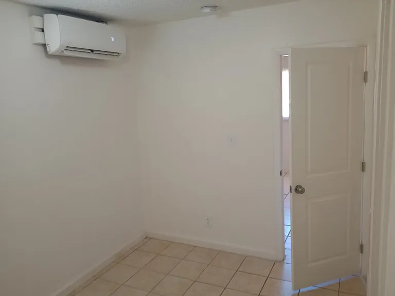 1003 N Jefferson St #3 — Photo 7
