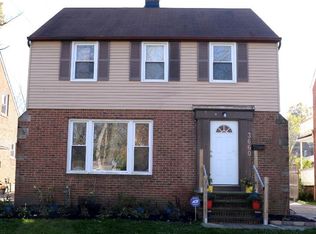 3660 Grosvenor Rd, Cleveland Heights, OH 44118