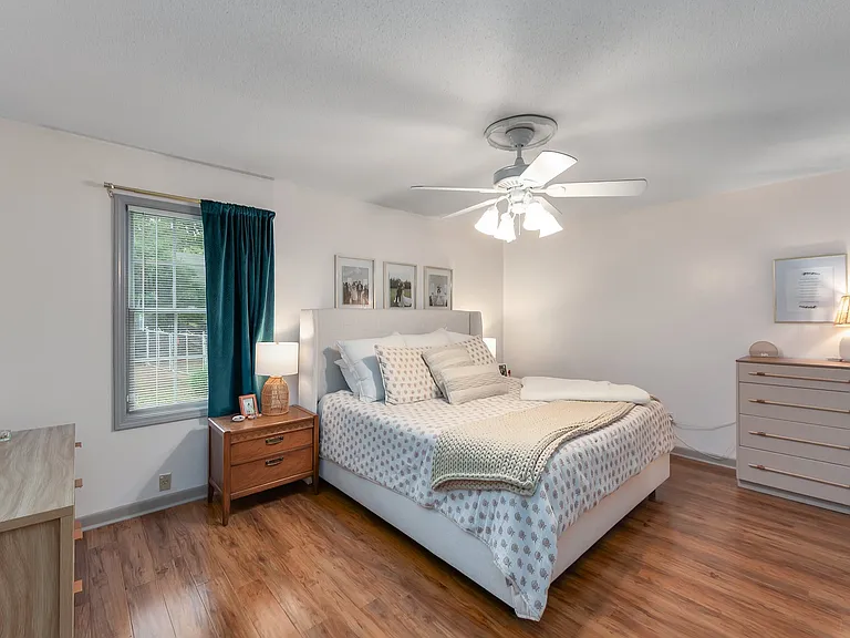 128 Laurie Cir — Photo 22