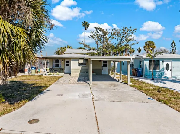 13313 2nd St E, Madeira Beach, FL 33708
