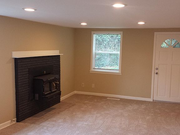 2nd image of 15604 NE 51st St