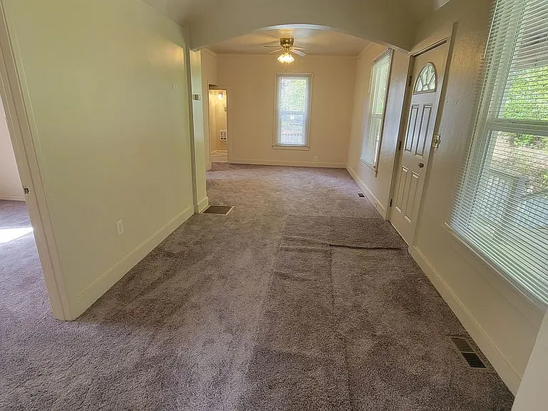 1290 Retsil Rd E — Photo 5