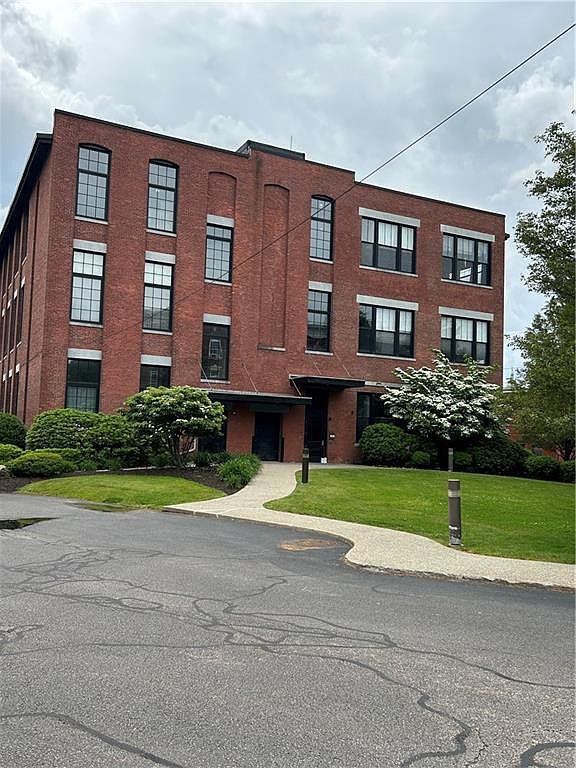 685 Social St APT 113, Woonsocket, RI 02895 MLS 1337393 Zillow