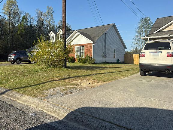 2nd image of 140 Beverly Dr SW