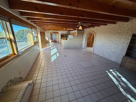 2nd image of 5 Oriente Ct
