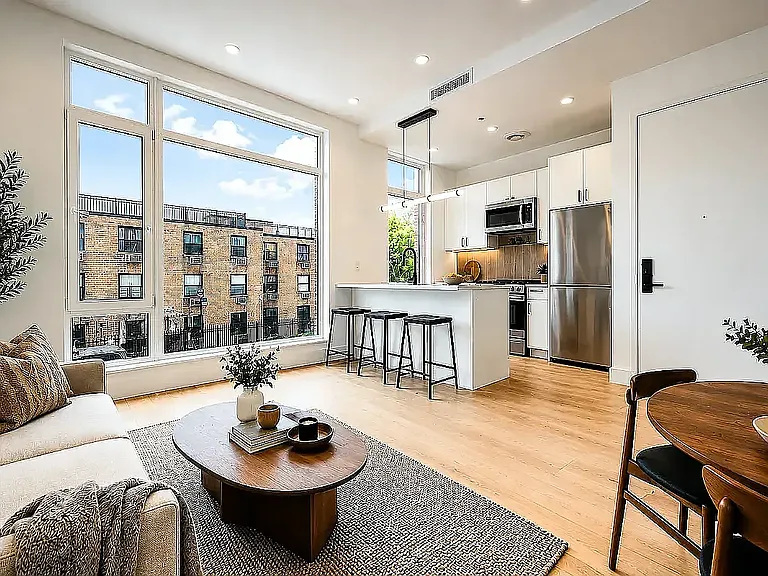 576 Grand St #2B — Photo 4