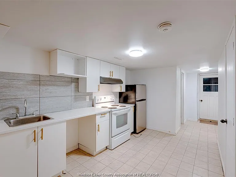 1627 Marentette Ave #BASEMENT — Photo 5