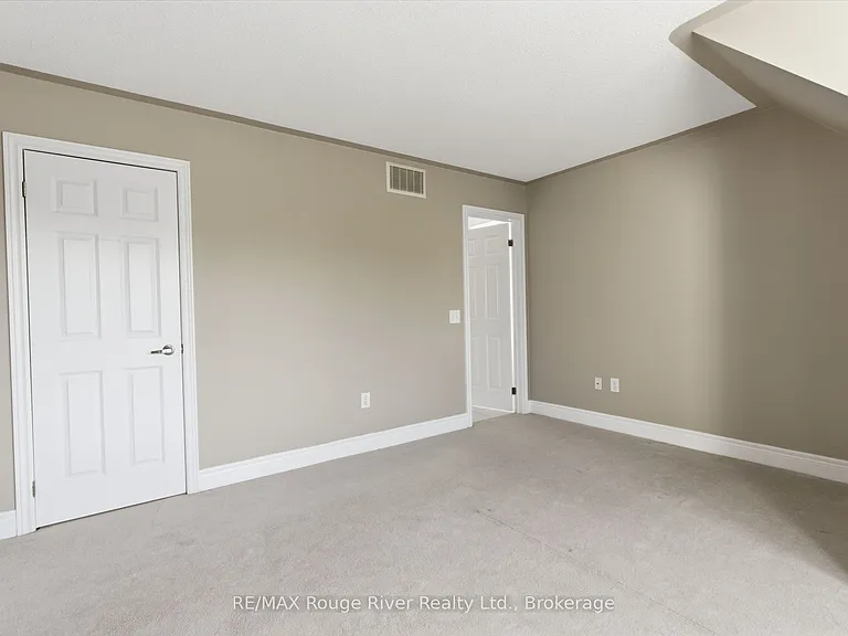 138 Kersey Cres — Photo 37