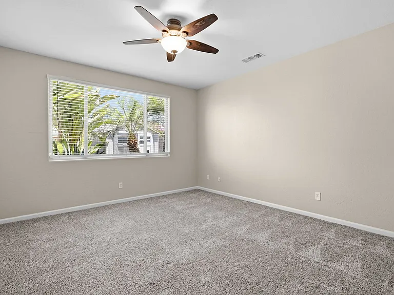 1428 N Leila St — Photo 12