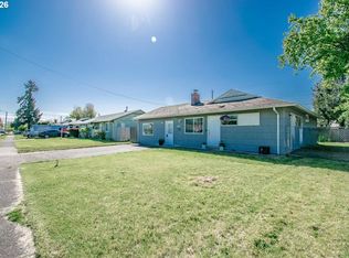 1267 Pleasant St, Springfield, OR 97477