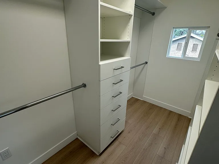 17735 Ludlow St — Photo 30