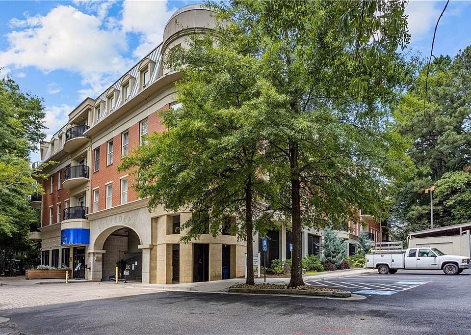 1st image of 560 Dutch Valley Rd NE APT 311