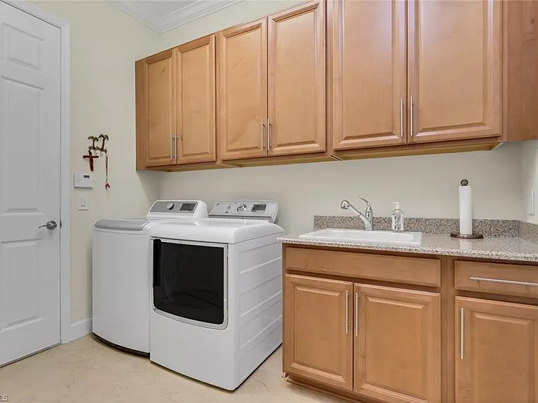 9142 Isla Bella Cir — Photo 20