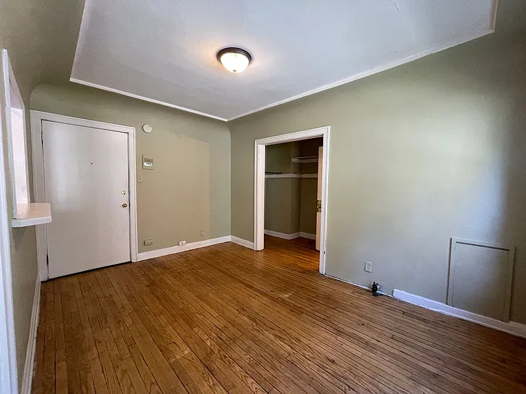 1527 Marshall — Photo 45