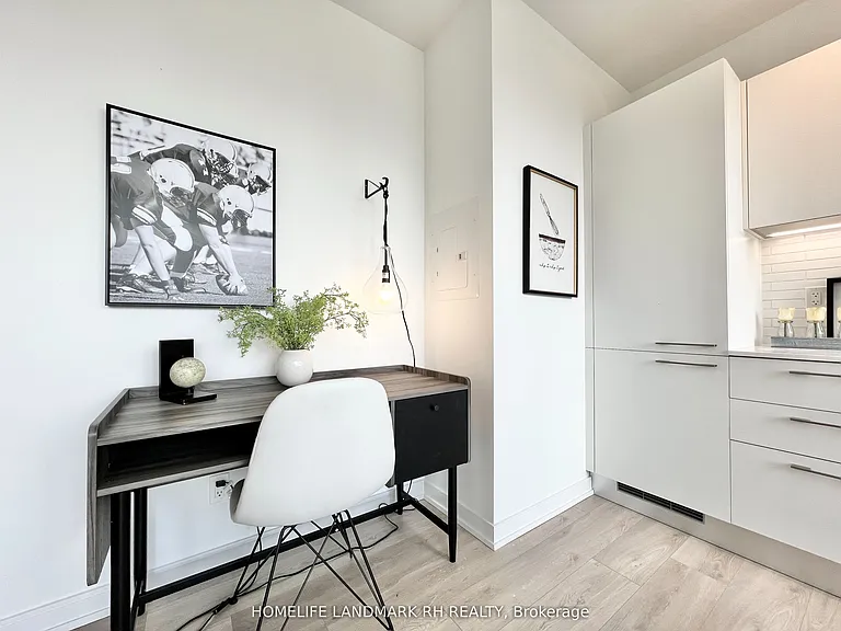 3 Gloucester St #610 — Photo 11