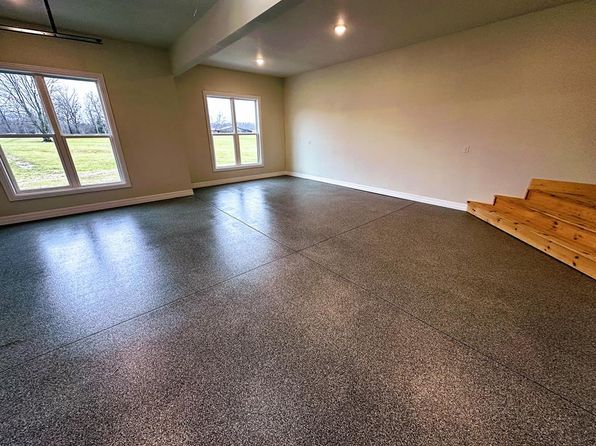 2095 Northrup Falls Dr, Jamestown, TN 38556