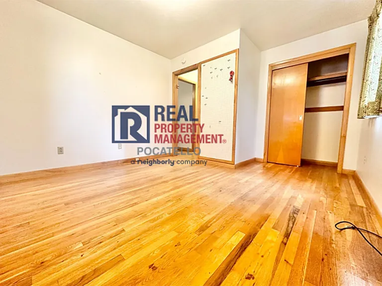 515 S Stout Ave — Photo 12