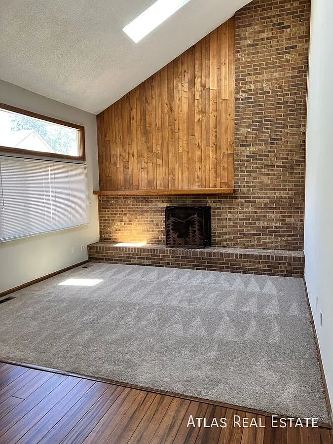 Coming Soon! Spacious 3bd/3ba House with Fenced Yard & Covered Patio in Centennial — Photo 2