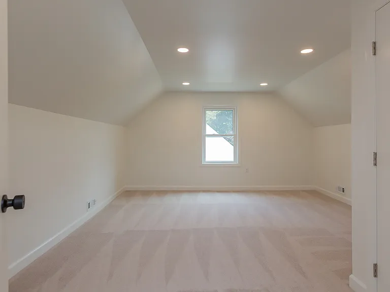 1307 Meadowcreek Ln — Photo 11