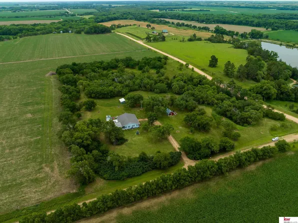 606 Road 2000, Guide Rock, NE 68942