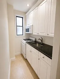 340 E 66th St #3A — Photo 5