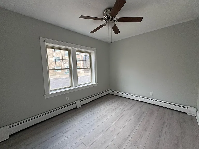 Brooklyn Manor — Photo 31