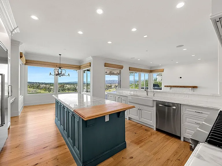 2309 Skyline Dr — Photo 10