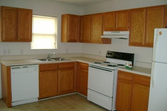 2nd image of 155B Lakewood Dr