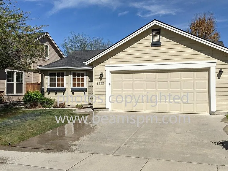 3888 N Park Crossing Ave — Photo 1