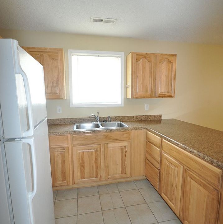 Dogwood Apartments 409 W 14th St Benton KY Zillow