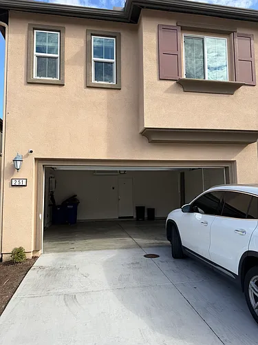 251 Saratoga Ct Photo 1