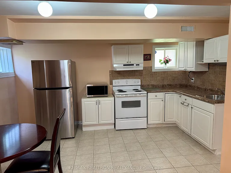 11 Hubner Dr #BASEMENT — Photo 20