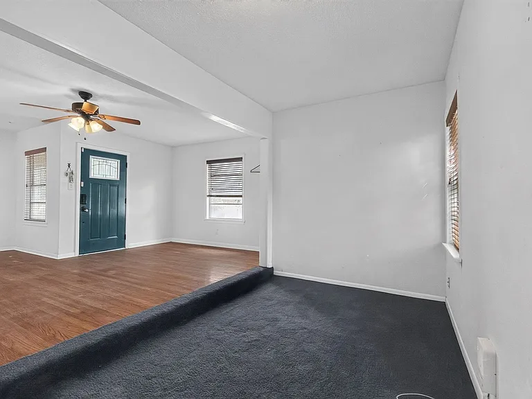 725 Mary Lake Dr — Photo 7