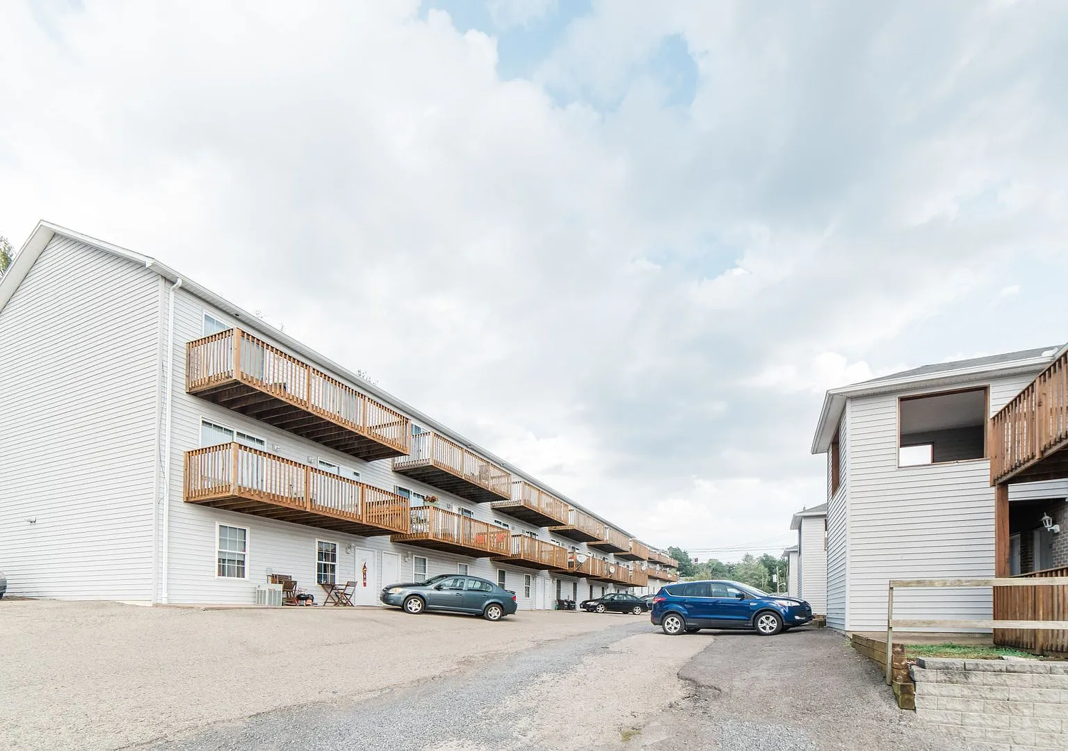 Pinnacle Heights Apartments — Photo 4
