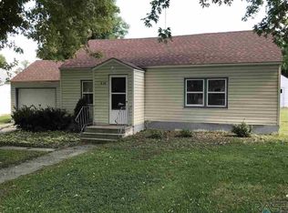 614 Louisiana Ave, Adrian, MN 56110