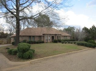 3605 Woodview Ln, Kilgore, TX 75662