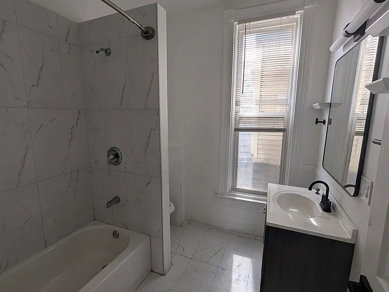 1362 N Bosworth Ave #2A — Photo 7