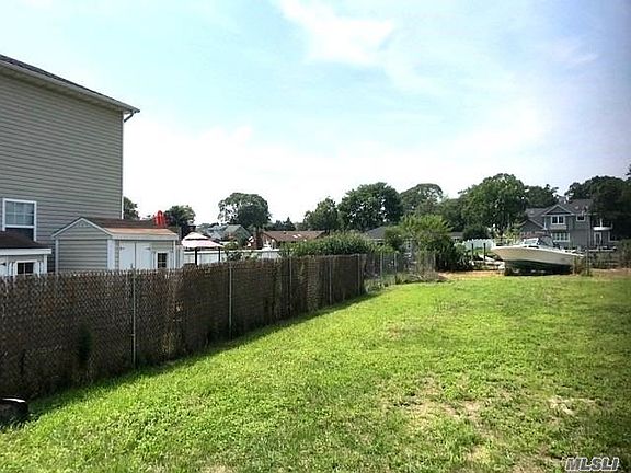 2nd image of 61 Roosevelt Blvd