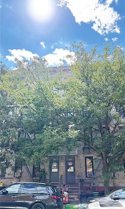 1st image of 528 50th St