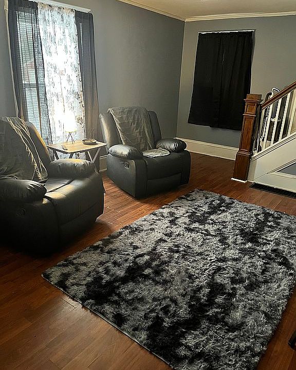 1st image of 333 Oak Rd