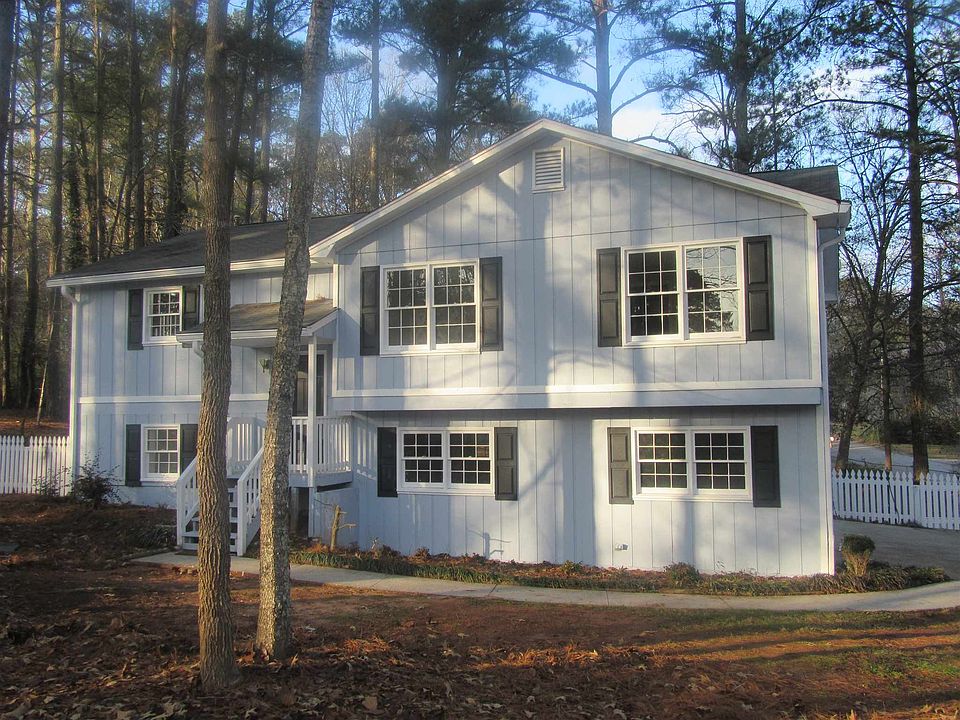 1st image of 3990 Woodland Cir SE