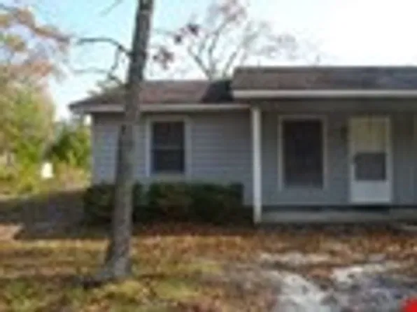 104 Hickory Hills Ct, Cape Carteret, NC 28584