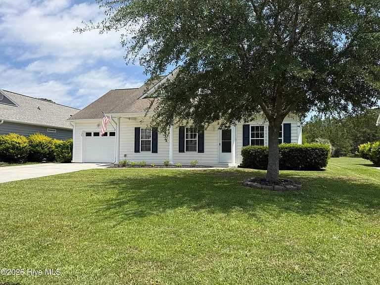 136 N Palm Dr — Photo 18