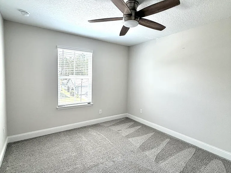 12959 Holsinger Blvd — Photo 21