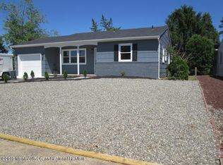 101 Bolingbroke Ct, Toms River, NJ 08757