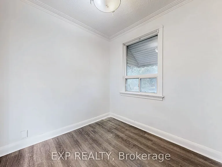 47 Boyce Ave S — Photo 10