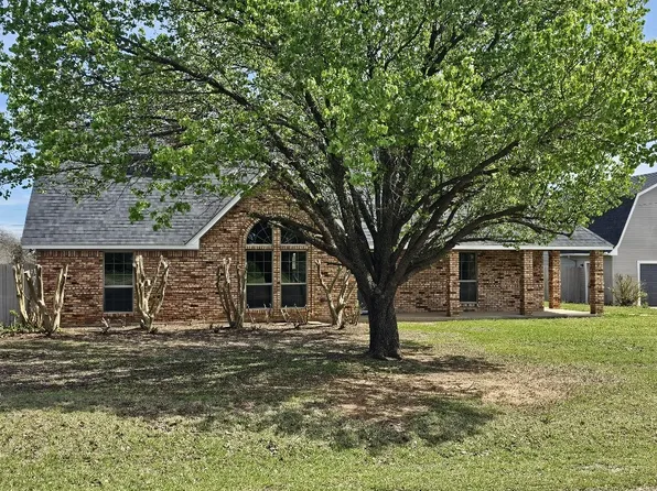 2726 Hill Ln, Cleburne, TX 76031