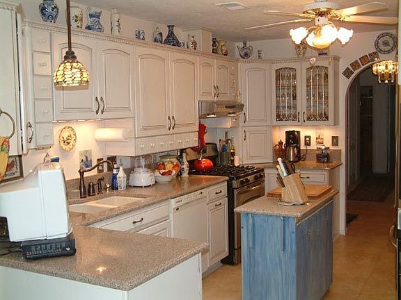 Gorgeous Gourmet Kitchen!