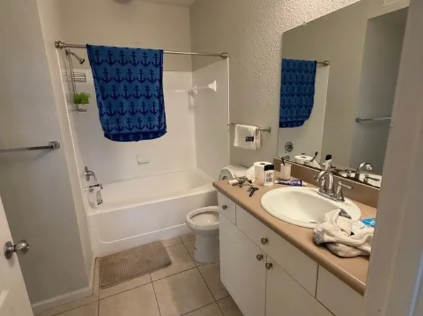 1302 High Hammock Dr APT 105, Tampa, FL 33619